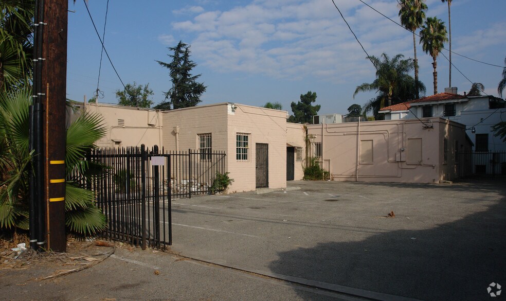 1661 N E St, San Bernardino, CA à vendre - Photo du bâtiment - Image 3 de 6