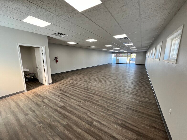 2509-2543 E Clairemont Ave, Eau Claire, WI à louer - Photo intérieure - Image 3 de 5