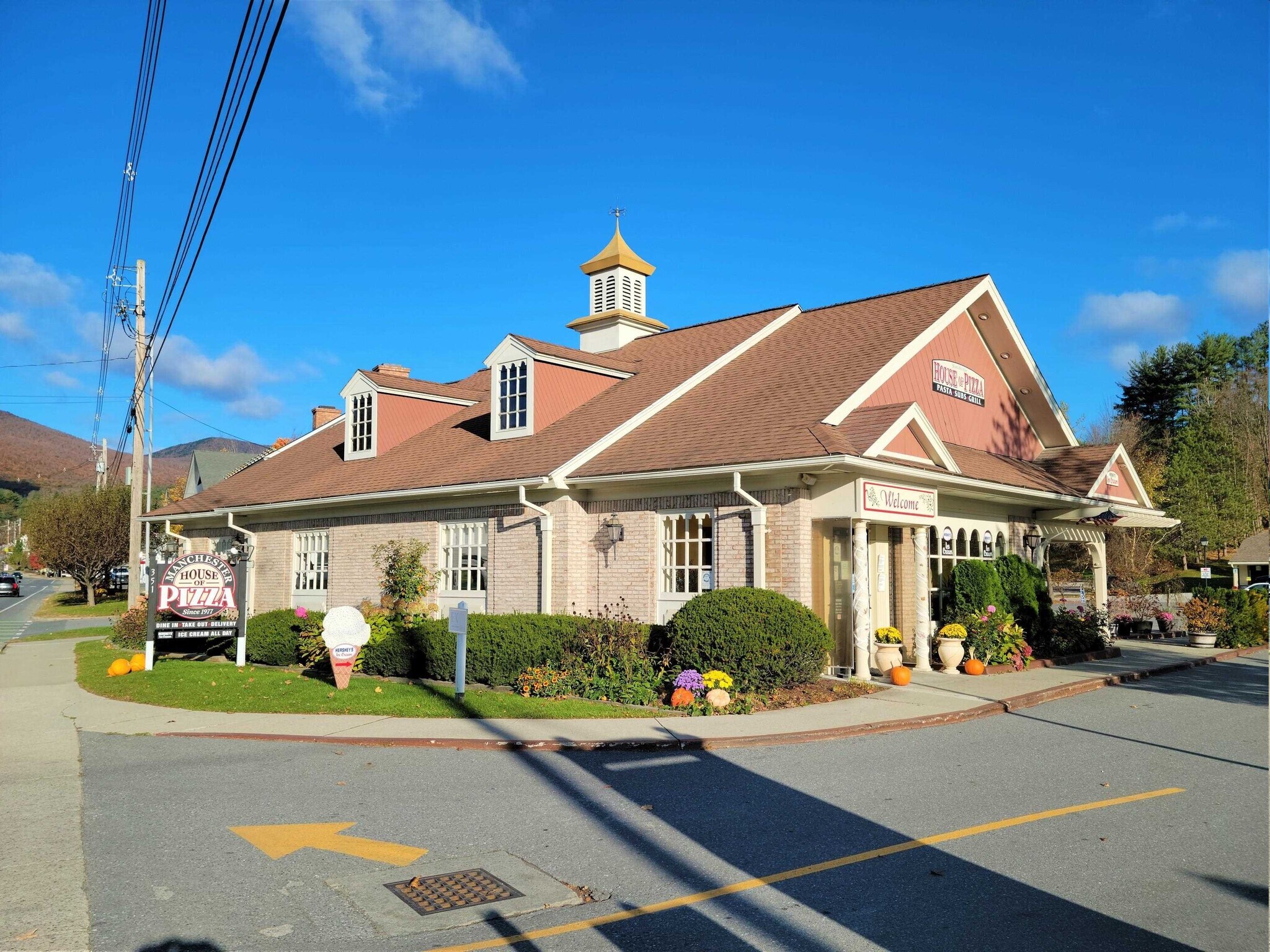 351 Depot St, Manchester Center, VT à vendre Photo du bâtiment- Image 1 de 3