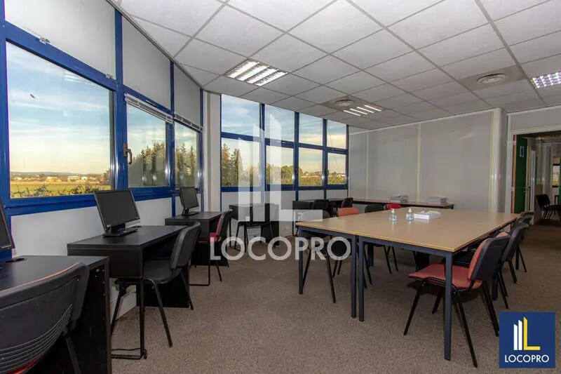 Office in Aix-en-Provence for lease Interior Photo- Image 1 of 10