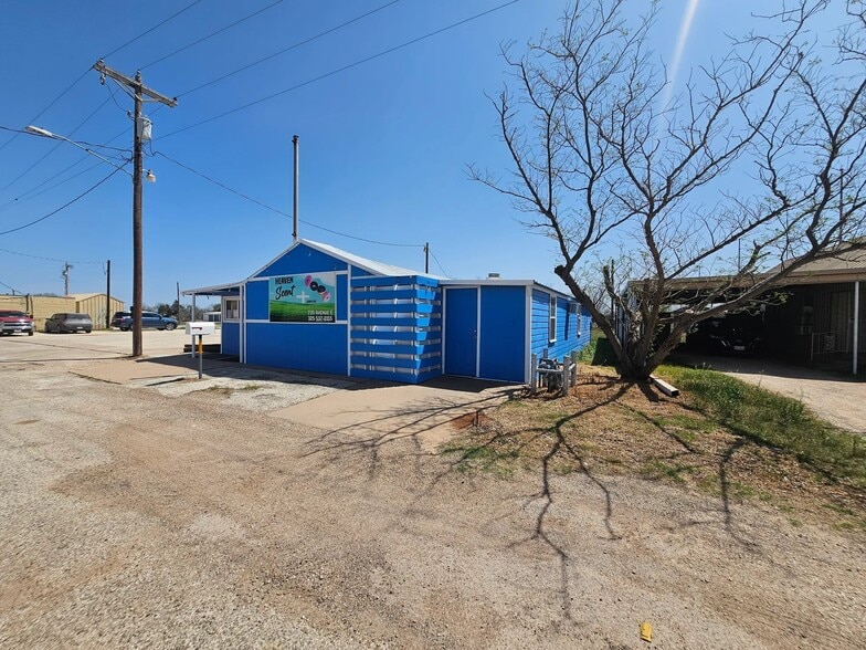 735 Avenue E, Hawley, TX for sale - Building Photo - Image 2 of 11