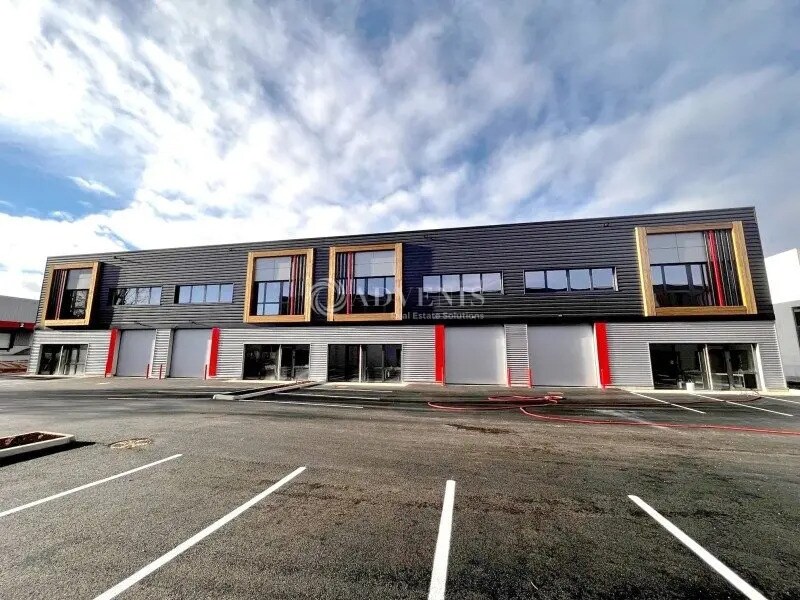Flex dans Saint-Quentin-Fallavier à louer Photo du bâtiment- Image 1 de 8