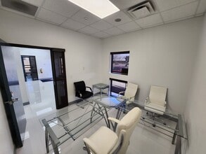 509 Giles Rd, El Paso, TX for lease Interior Photo- Image 2 of 14