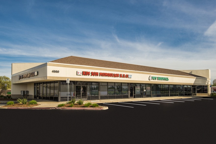 4986 Watt Ave, North Highlands, CA à louer - Photo principale - Image 2 de 14