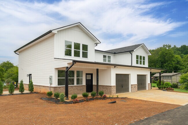 More details for 2636 White Plns Wy, Knoxville, TN - Multifamily for Sale