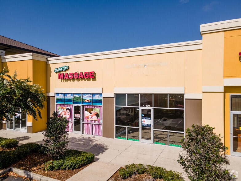 8910 Turkey Lake Rd, Orlando, FL à louer - Photo du bâtiment - Image 3 de 5