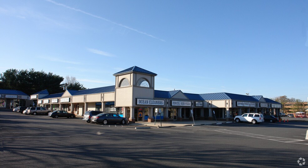 Maple Ave, Vienna, VA for sale - Primary Photo - Image 1 of 1