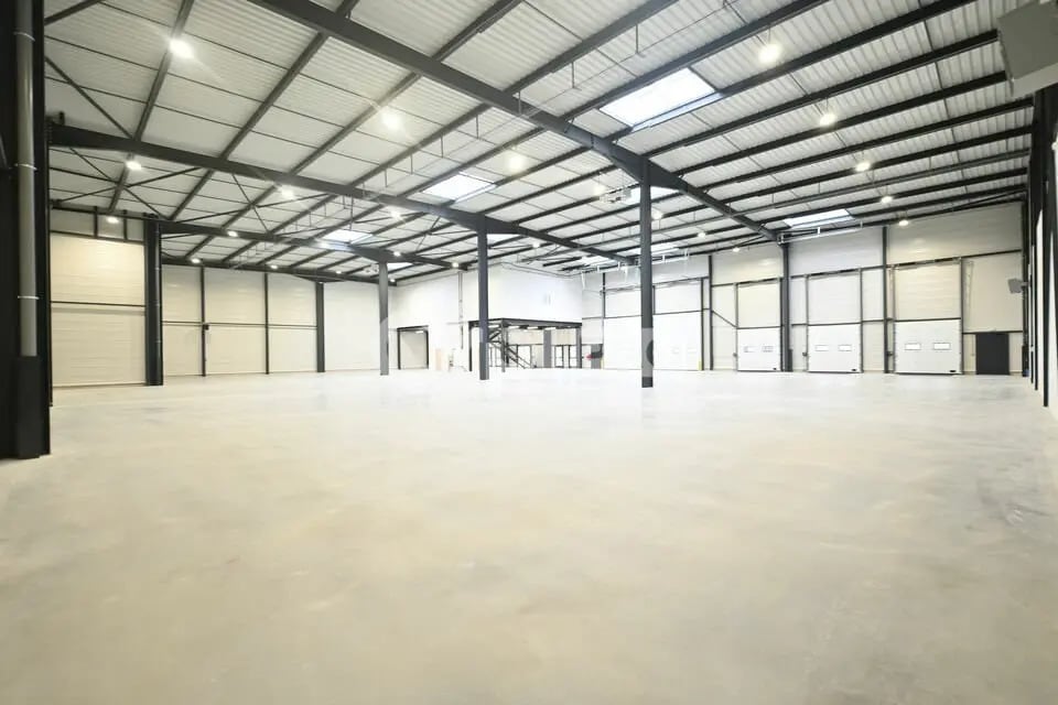 Industrial in Corbas for lease Interior Photo- Image 1 of 8