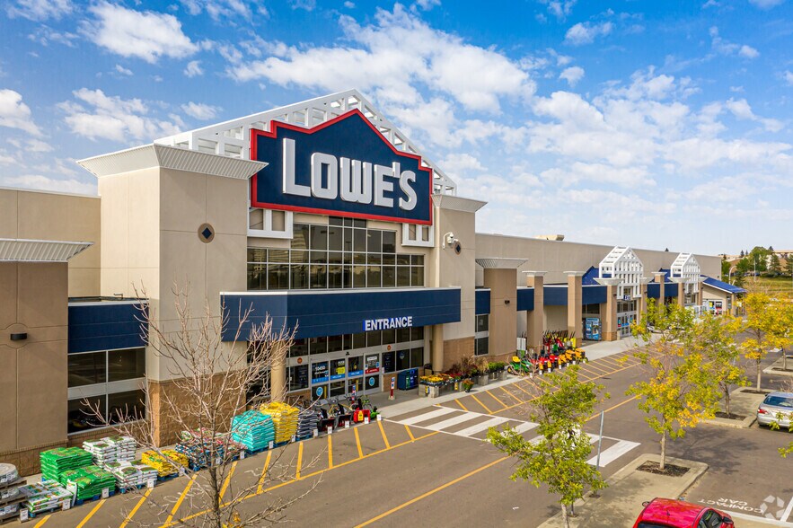 10450 42nd Ave NW, Edmonton, AB à louer - Photo du bâtiment - Image 2 de 2