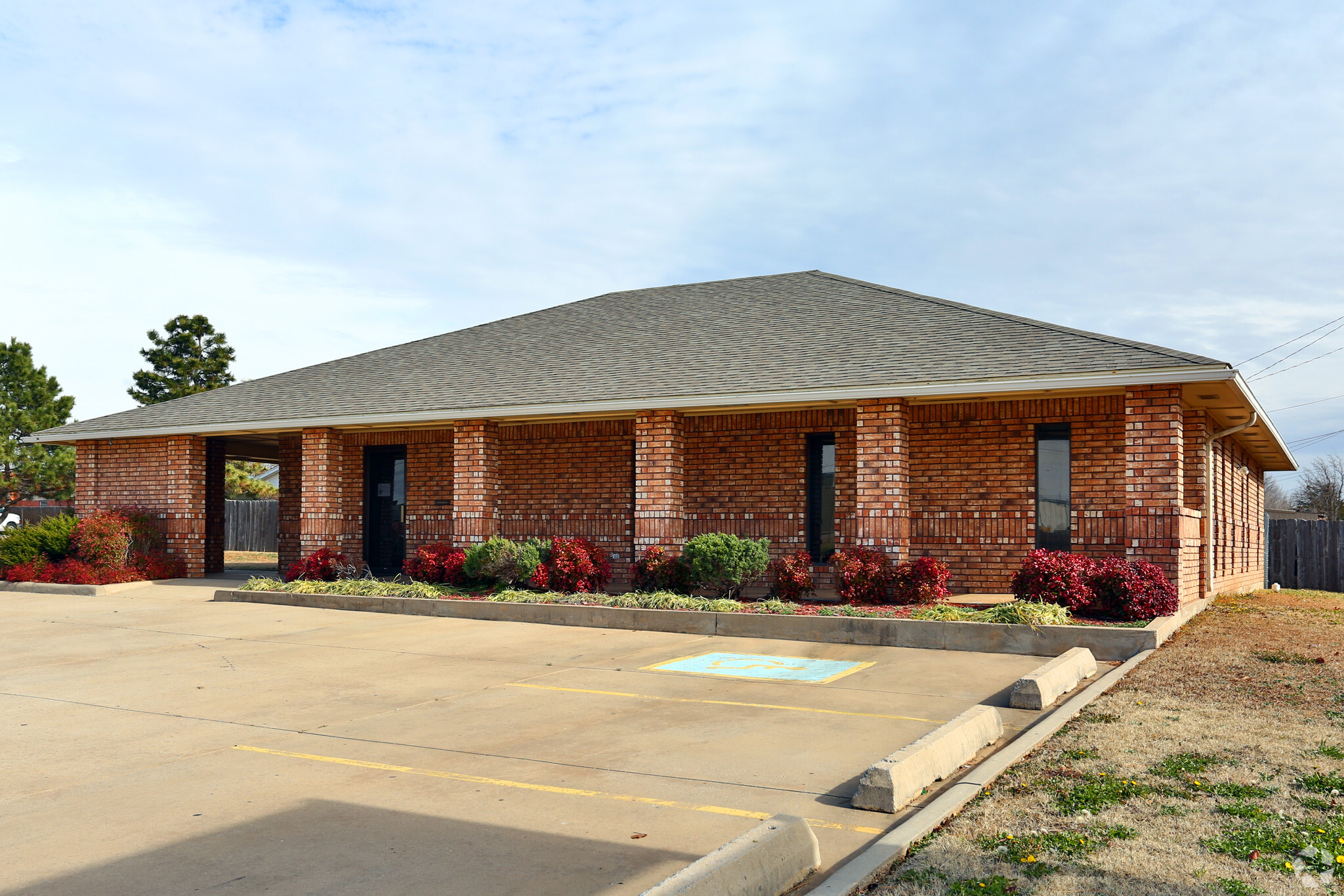 1103 NW 67th St, Lawton, OK for sale Primary Photo- Image 1 of 1