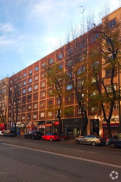 Paseo de la Florida, 49, Madrid, Madrid à louer - Photo du bâtiment - Image 2 de 2