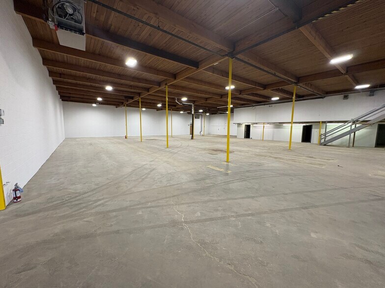 14635 121A Av NW, Edmonton, AB à vendre - Photo du bâtiment - Image 2 de 4