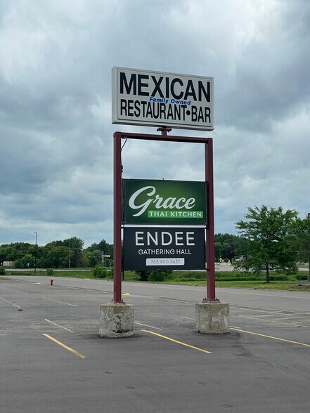 1006 Commercial Dr, Buffalo, MN for lease - Building Photo - Image 2 of 4
