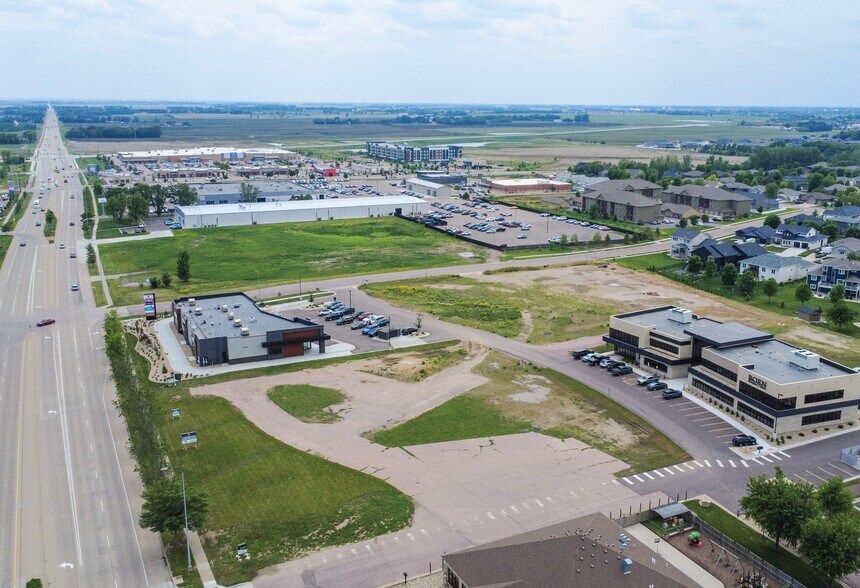 7200 S Lyncrest Pl, Sioux Falls, SD for sale - Building Photo - Image 3 of 7