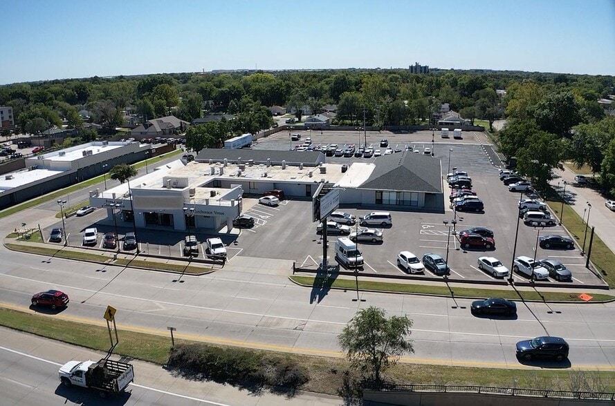 5025 E Kellogg Dr, Wichita, KS for sale - Building Photo - Image 1 of 6