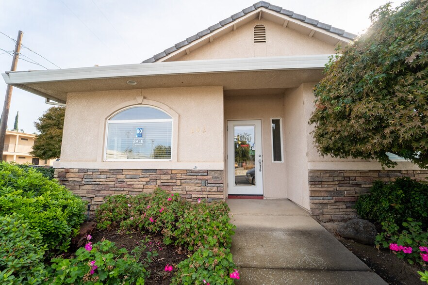 642 Bridge St, Yuba City, CA à vendre - Photo du bâtiment - Image 1 de 21
