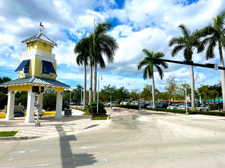 1574-1584 SE 3rd Ct, Deerfield Beach, FL for lease - Building Photo - Image 3 of 5