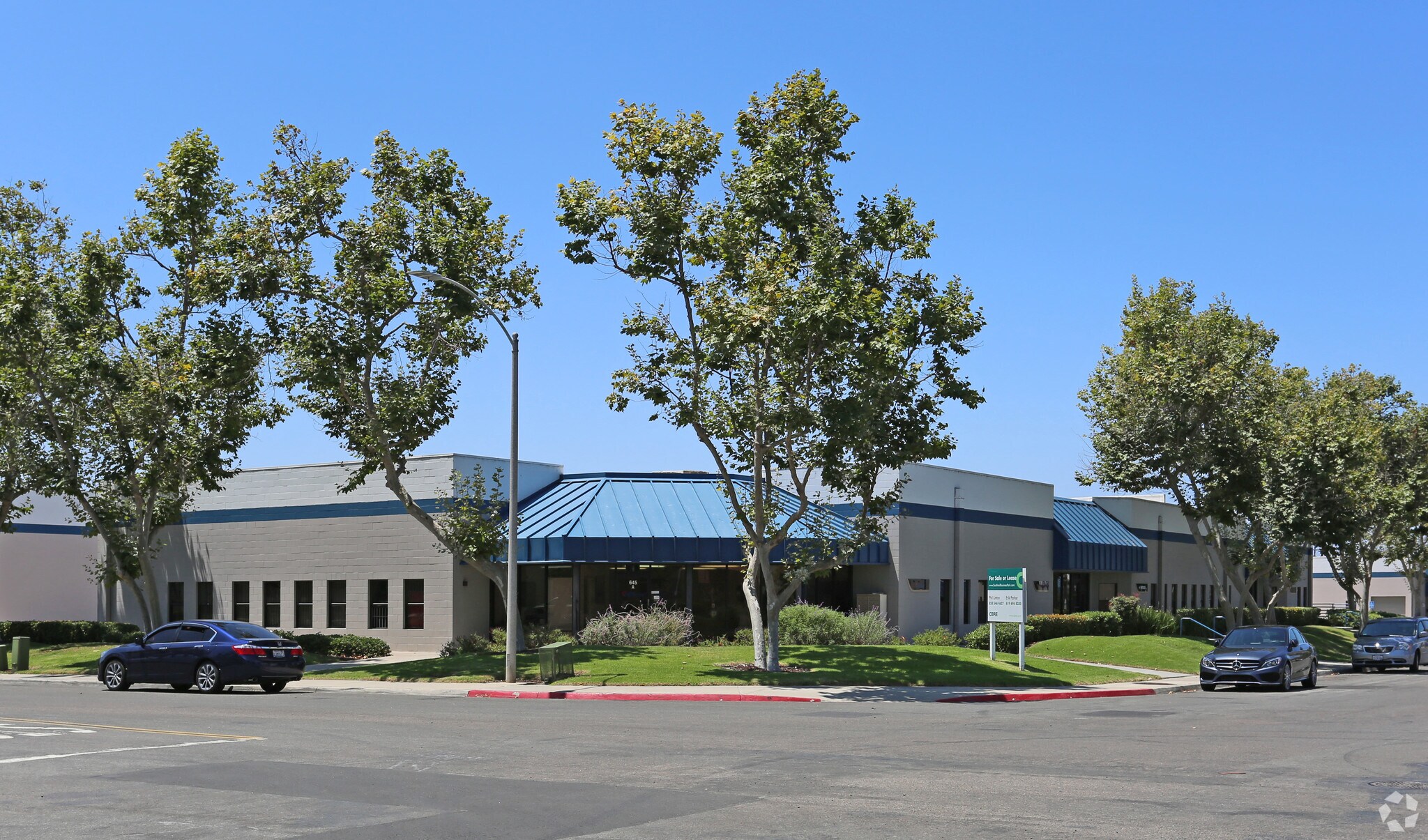 675-693 Marsat Ct, Chula Vista, CA à louer Photo du bâtiment- Image 1 de 7