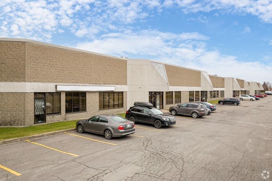 1950 Ave 32nd, Montréal, QC à louer - Photo du bâtiment - Image 2 de 4