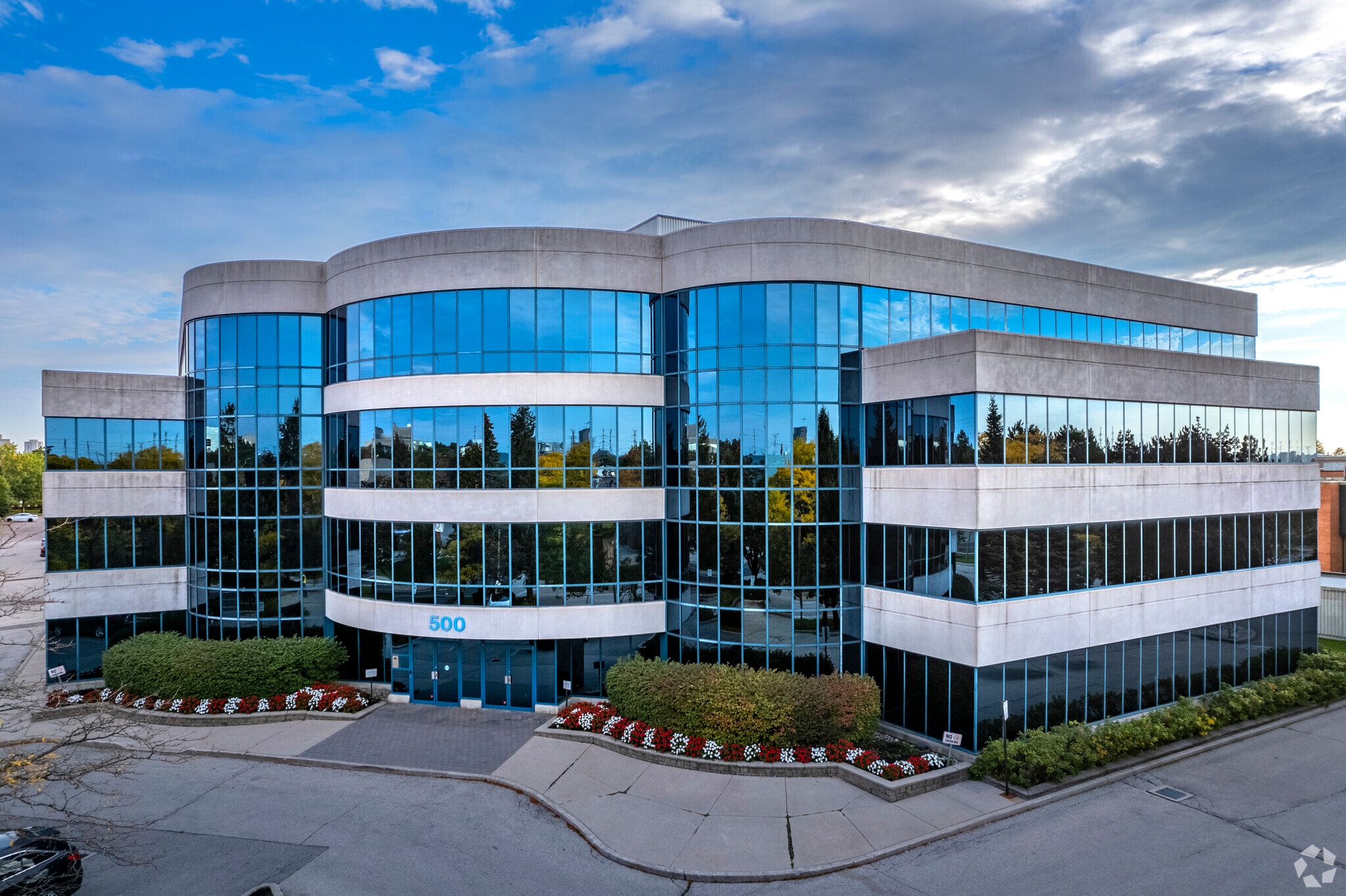 500 Hood Rd, Markham, ON à louer Photo du bâtiment- Image 1 de 9