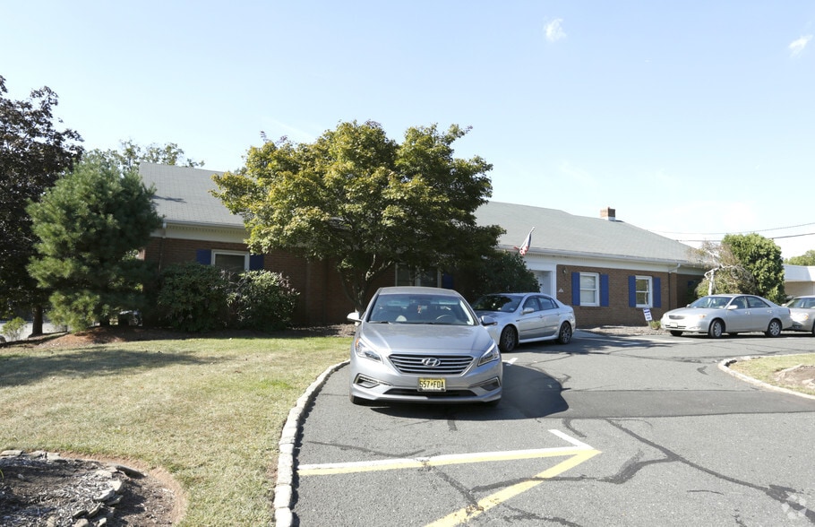 40 Middlesex Ave, Metuchen, NJ for sale - Building Photo - Image 2 of 3