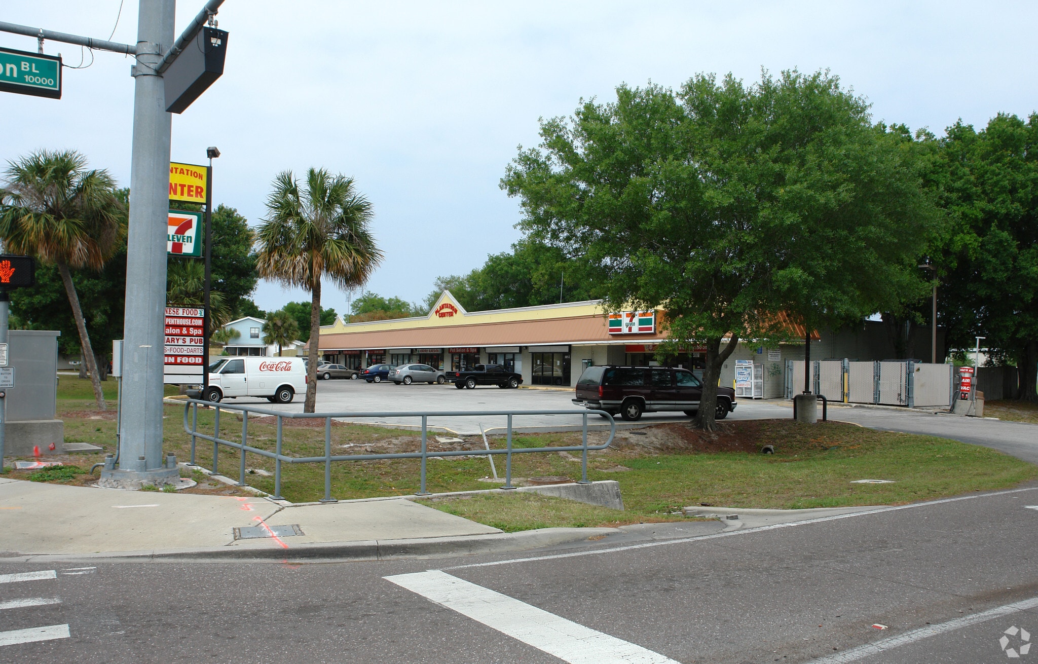 4901 W Linebaugh Ave, Tampa, FL for lease Primary Photo- Image 1 of 4