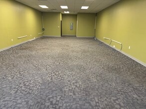 Orchard Lake Ave, Pontiac, MI for lease Interior Photo- Image 2 of 4