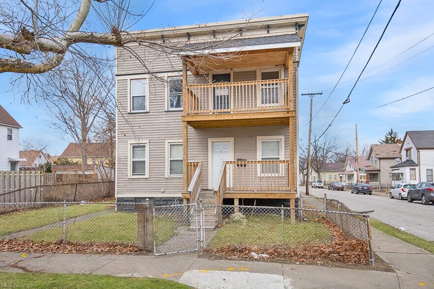 1156 Carl Ave, Cleveland, OH à vendre - Photo du bâtiment - Image 2 de 38