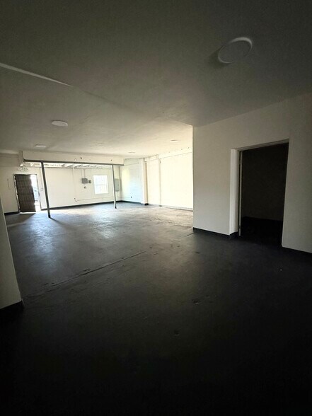 1810 E Alondra Blvd, Compton, CA à vendre - Photo intérieure - Image 2 de 9