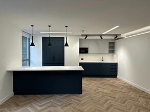 35 King St, London for lease Interior Photo- Image 2 of 2