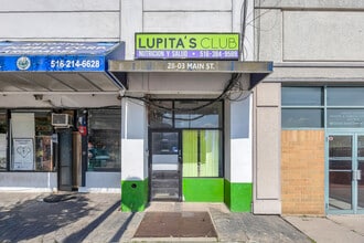 28 Main St, Hempstead, NY for lease Interior Photo- Image 1 of 38