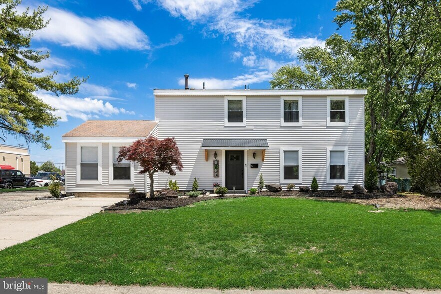 6 Cherrywood Dr, Clementon, NJ à vendre - Photo du bâtiment - Image 2 de 8