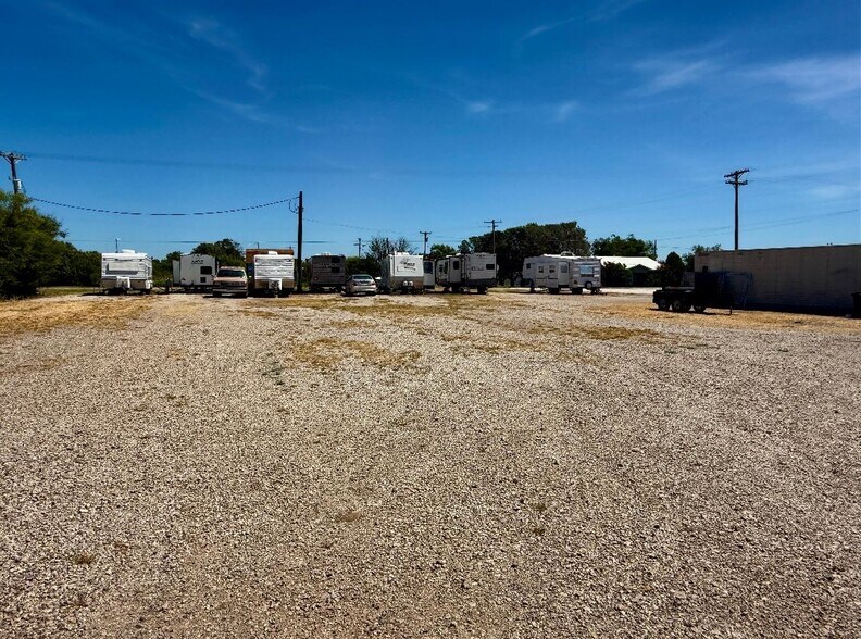 423 TX-114, Megargel, TX à vendre - Photo du bâtiment - Image 3 de 4