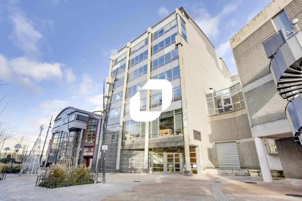 Office in Issy-les-Moulineaux for lease Building Photo- Image 1 of 18
