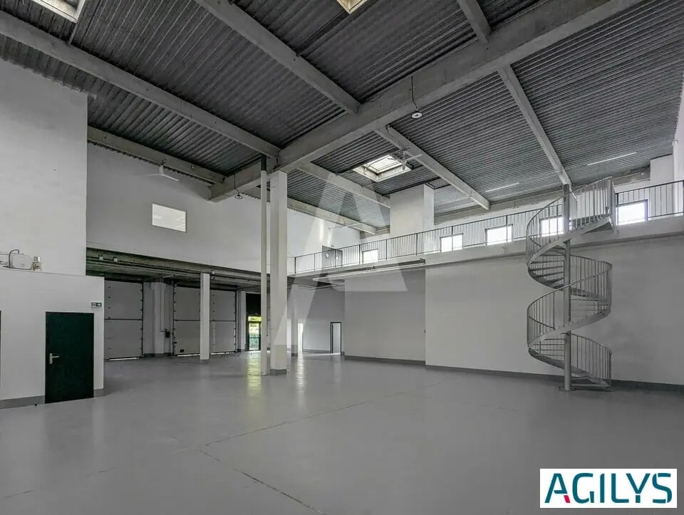 Flex in Lisses for lease Interior Photo- Image 1 of 10