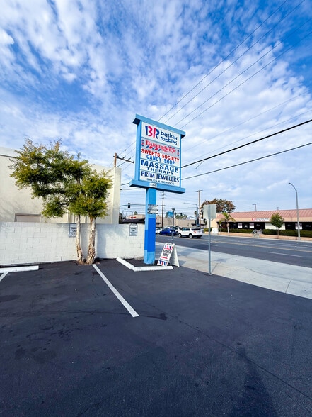 1736-1746 E Meats Ave, Orange, CA for lease - Building Photo - Image 3 of 7