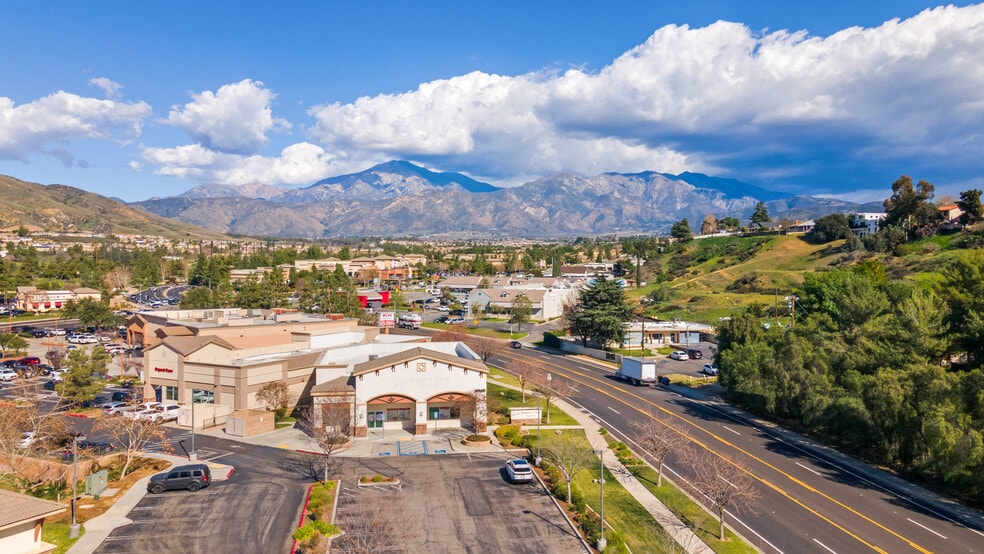 33494 Oak Glen Rd, Yucaipa, CA for lease - Building Photo - Image 3 of 21
