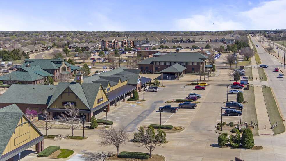 805 W Covell, Edmond, OK for lease - Building Photo - Image 3 of 17