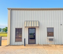 3561-3569 MacDonnell Dr, Norman, OK for lease Building Photo- Image 1 of 10