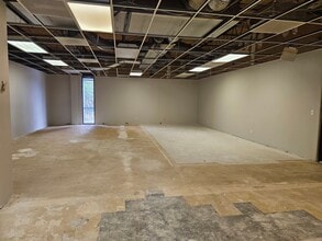 3050 Presidential Dr, Atlanta, GA for lease Interior Photo- Image 2 of 4