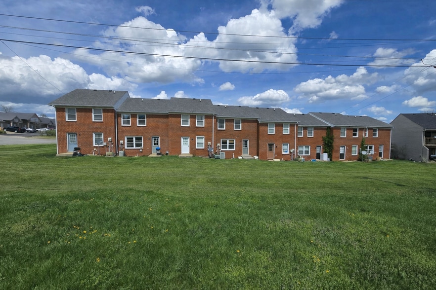 220 Strawberry Ln, Nicholasville, KY à vendre - Photo du bâtiment - Image 2 de 2