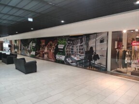Retail in Rennes for lease - Building Photo - Image 2 of 2
