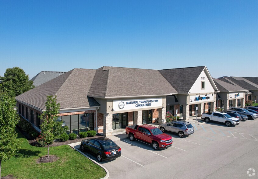 9761 Crosspoint Blvd, Indianapolis, IN à louer - Photo principale - Image 1 de 3