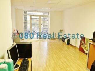 Plus de détails pour Multi-résidentiel à vendre