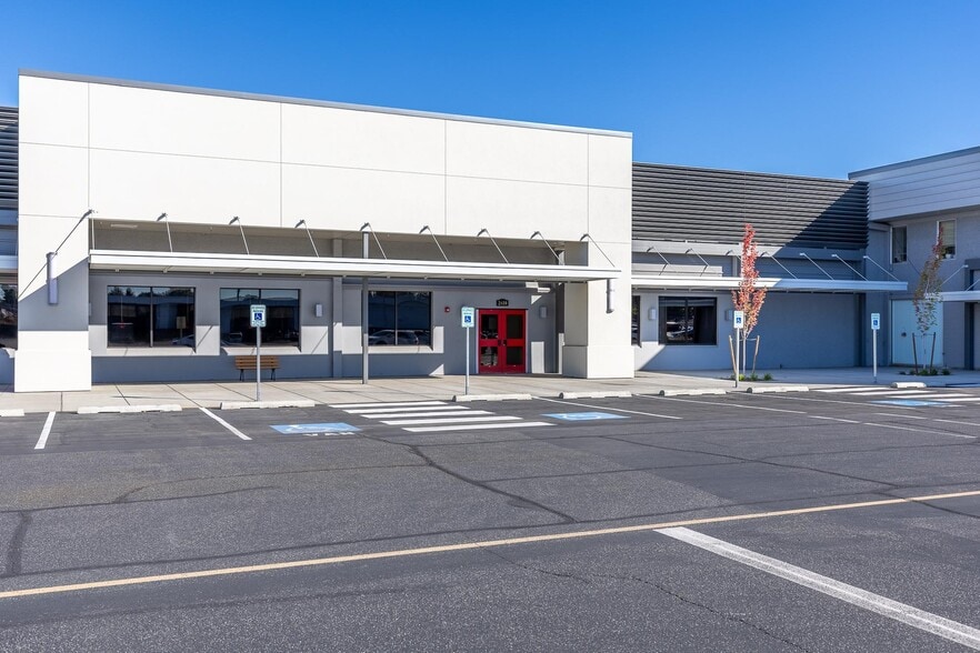 2600 N Columbia Center Blvd, Richland, WA for lease - Building Photo - Image 2 of 8