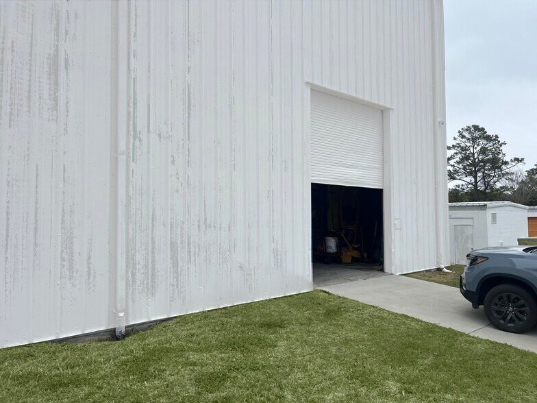 3428 Cessna Ln, Fernandina Beach, FL à louer - Photo du bâtiment - Image 2 de 5