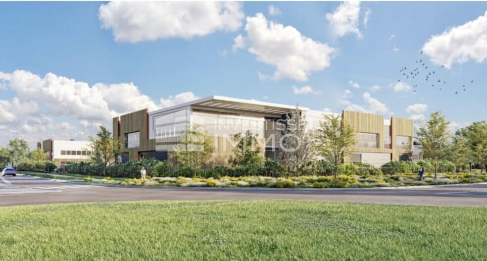 Flex in Louvres for lease - Building Photo - Image 3 of 3