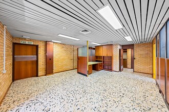74 Kennigo St, Spring Hill for lease Interior Photo- Image 2 of 6