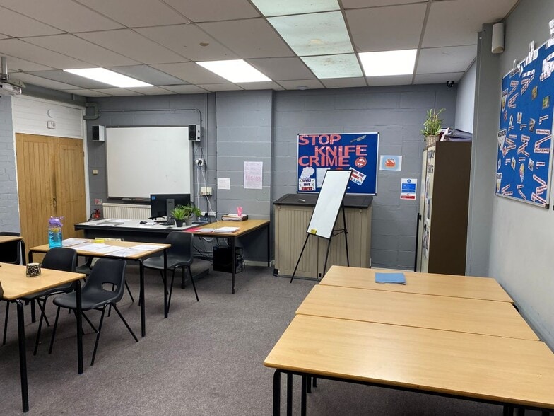 Catton Rd, Arnold for lease - Interior Photo - Image 2 of 9