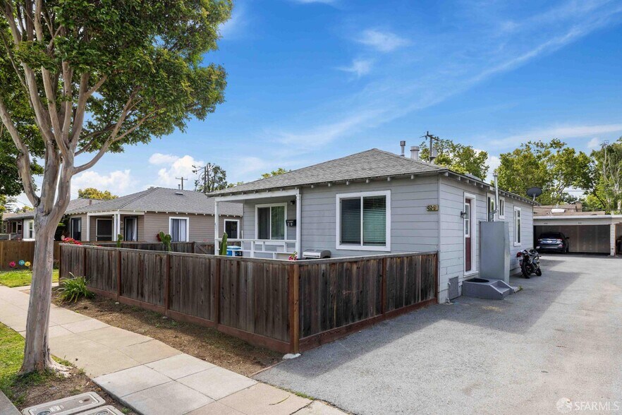 451 Rollins Rd, Burlingame, CA à vendre - Photo du bâtiment - Image 2 de 12